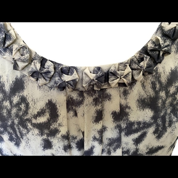 𝅺halogen 93% Silk Sleeveless Gray & White Blouse Top Women S P Small Petite - Picture 2 of 7
